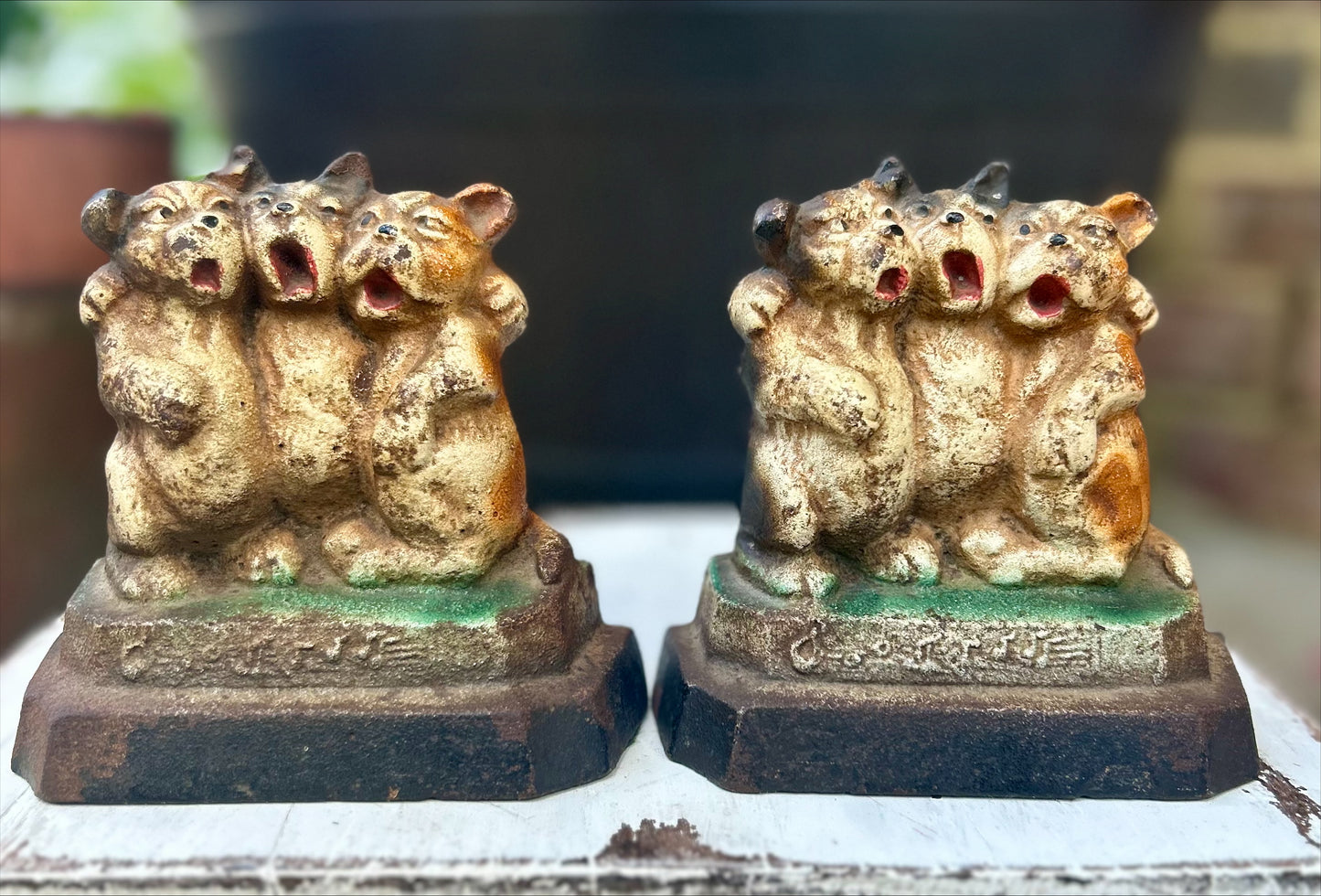 Antique Cast Iron Hubley 3 Dogs Singing Doorstop/Bookends