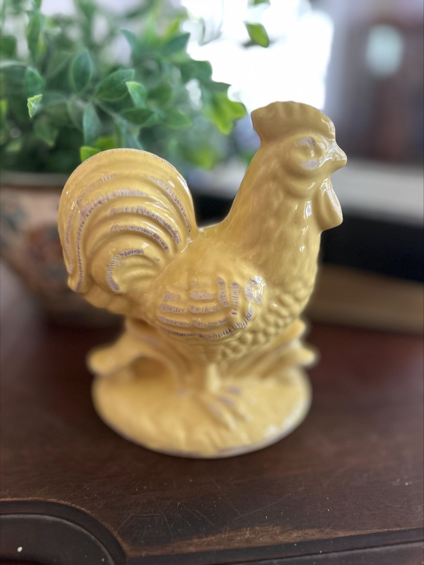 Vintage- Style Yellow Ceramic Farmhouse Chicken