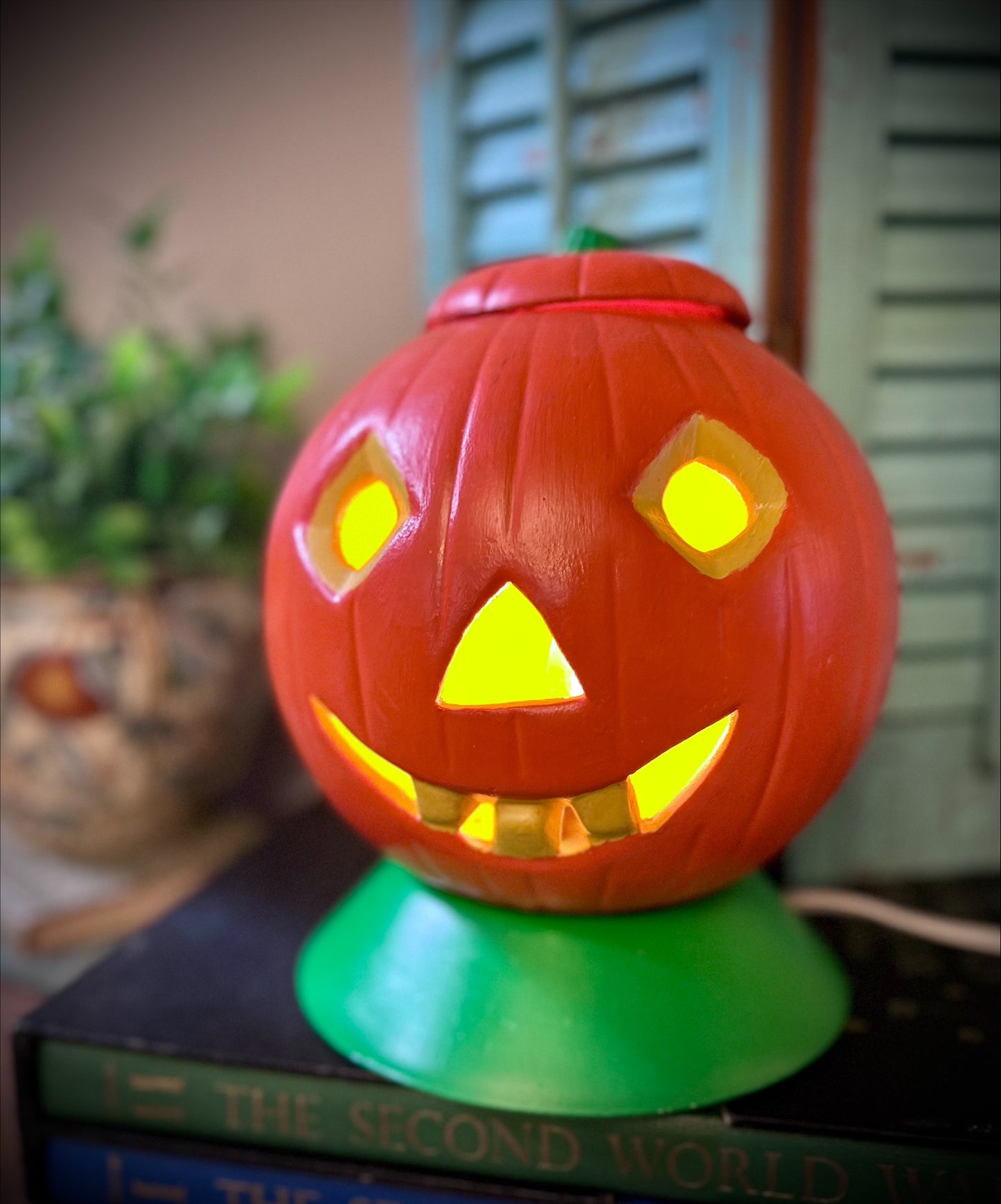 Vintage Ceramic 1960's-1970's Jack-O'-Lantern Lamp with working light.