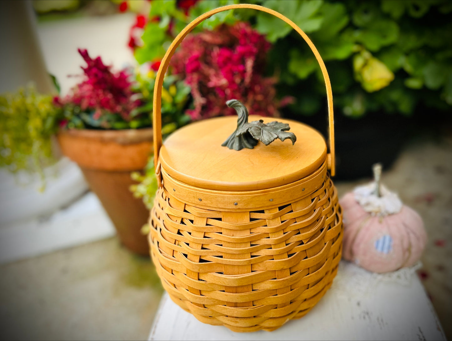 Longaberger 2001 Pumpkin Basket Lidded with liner, signed with Authenticity Certificate
