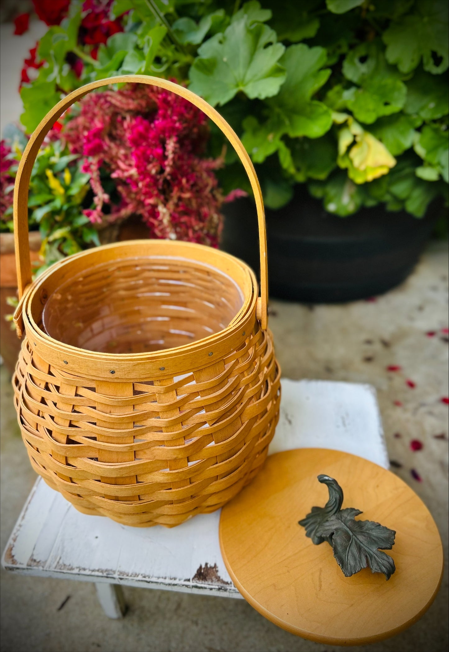 Longaberger 2001 Pumpkin Basket Lidded with liner, signed with Authenticity Certificate