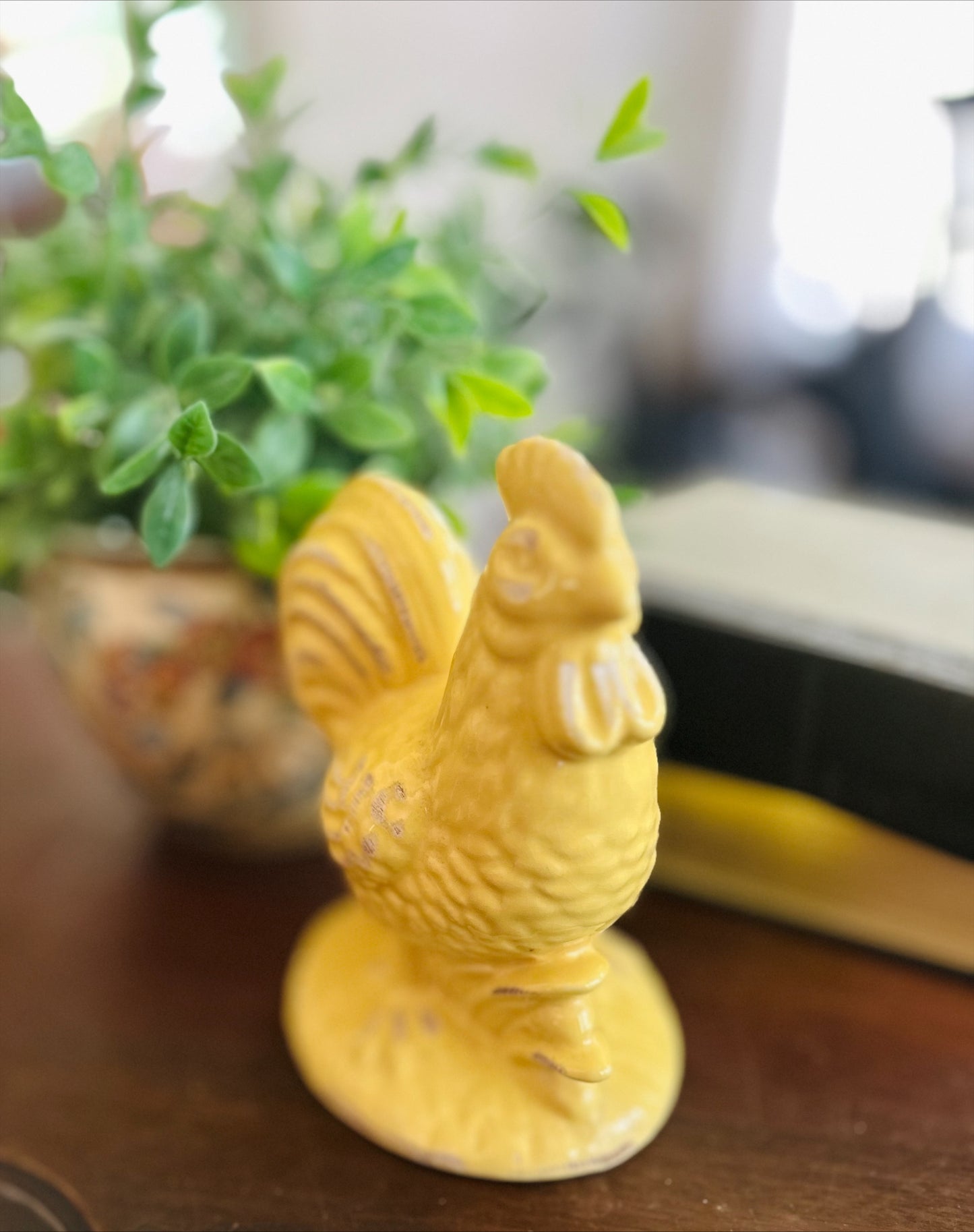 Vintage- Style Yellow Ceramic Farmhouse Chicken