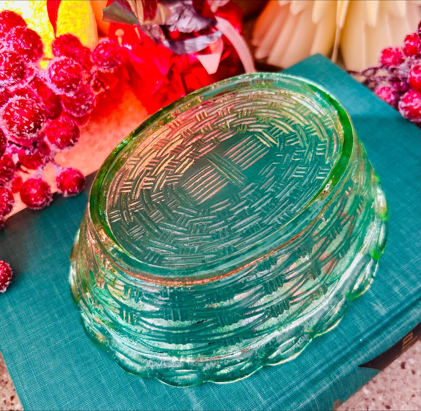 6 inch Green Glass Hen on Nest Classic Vintage Charm