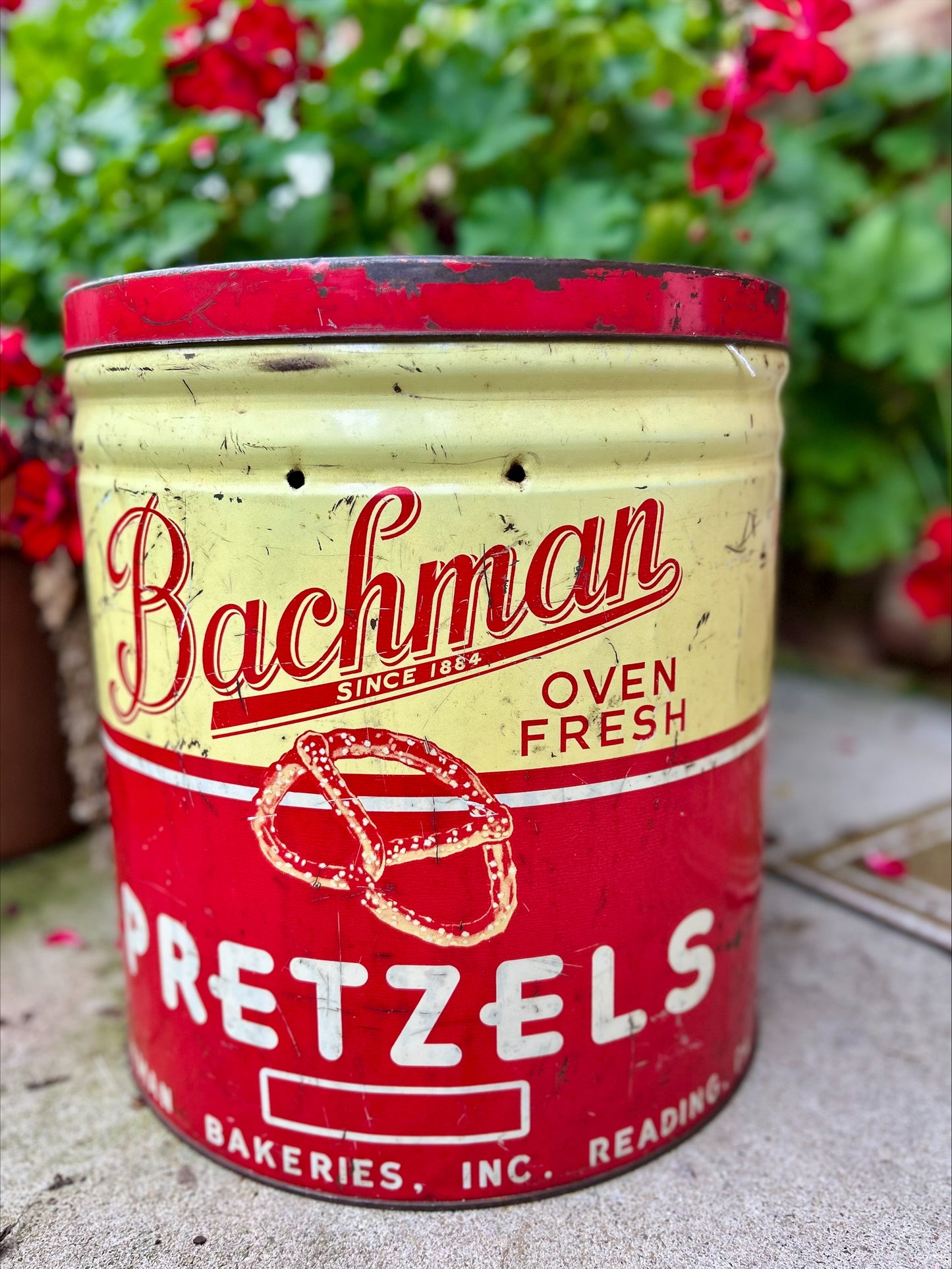 Bachman Vintage Oven Fresh Pretzels Large Tin Can