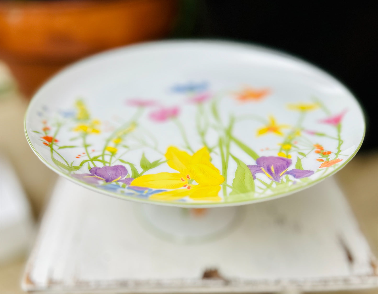 Vintage Seymour Mann Finn China Spring flower Cake Stand