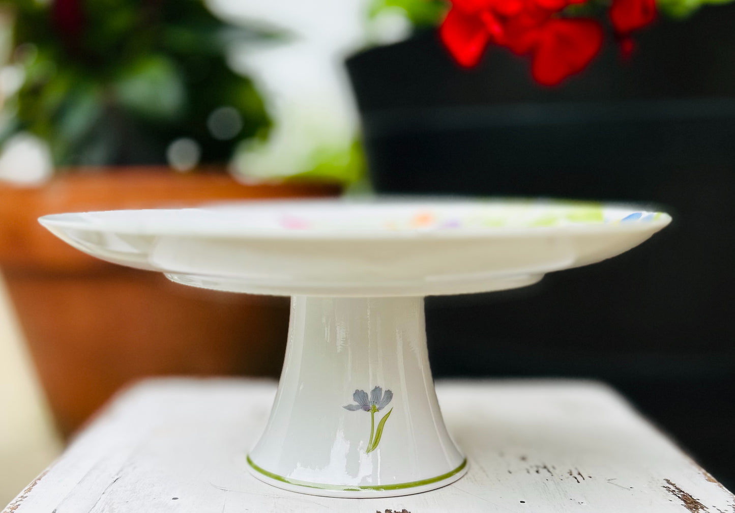 Vintage Seymour Mann Finn China Spring flower Cake Stand