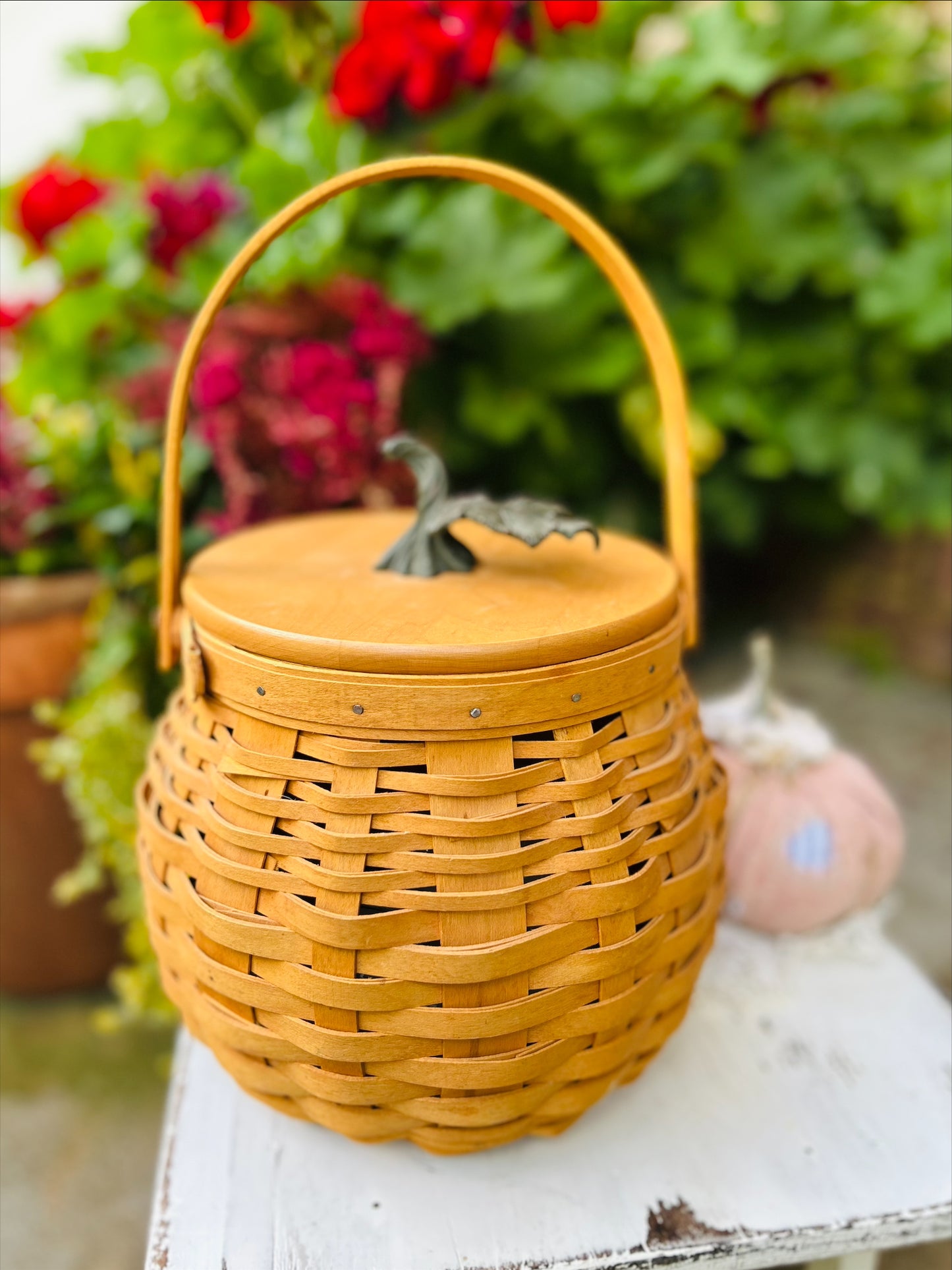 Longaberger 2001 Pumpkin Basket Lidded with liner, signed with Authenticity Certificate