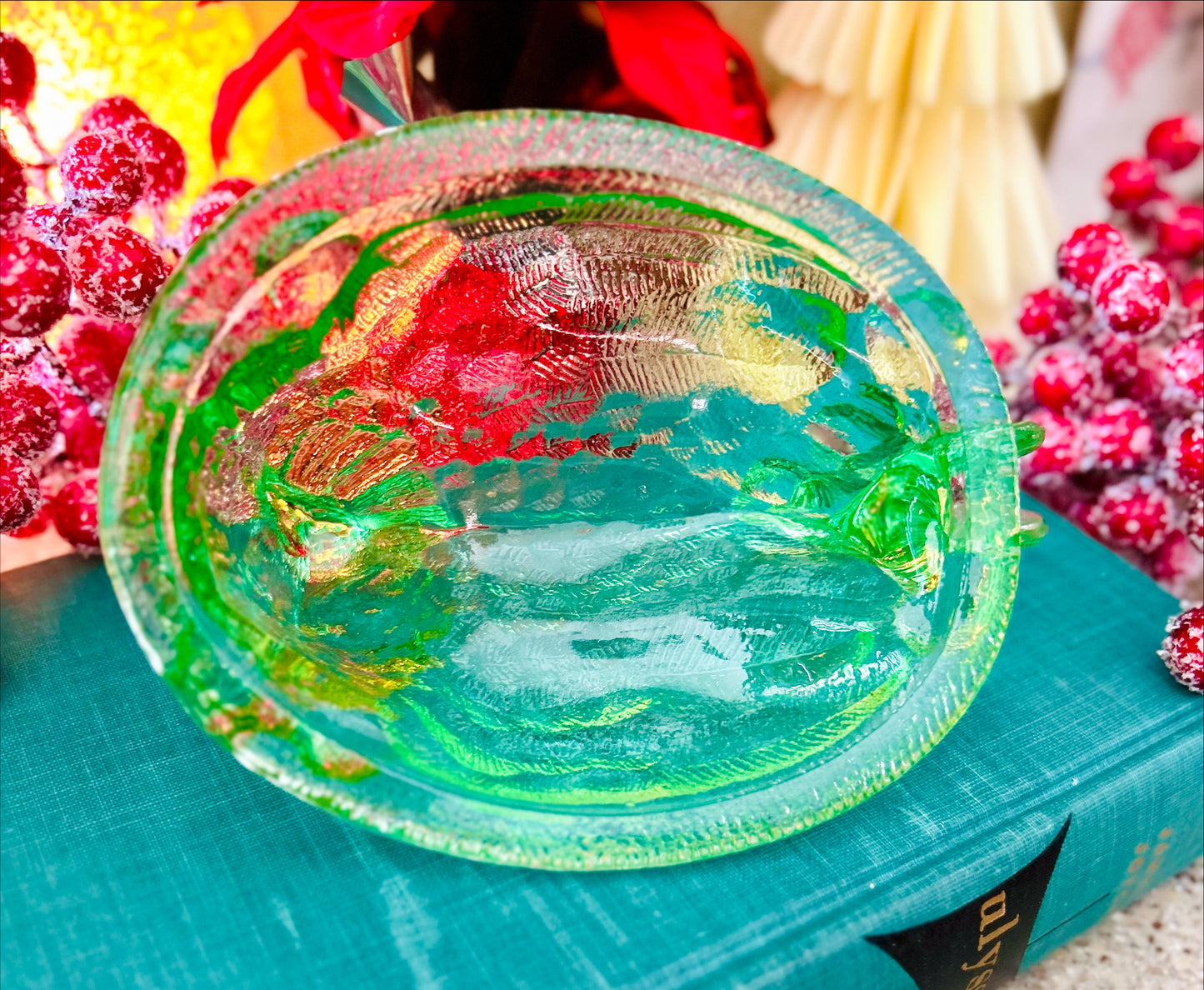 6 inch Green Glass Hen on Nest Classic Vintage Charm